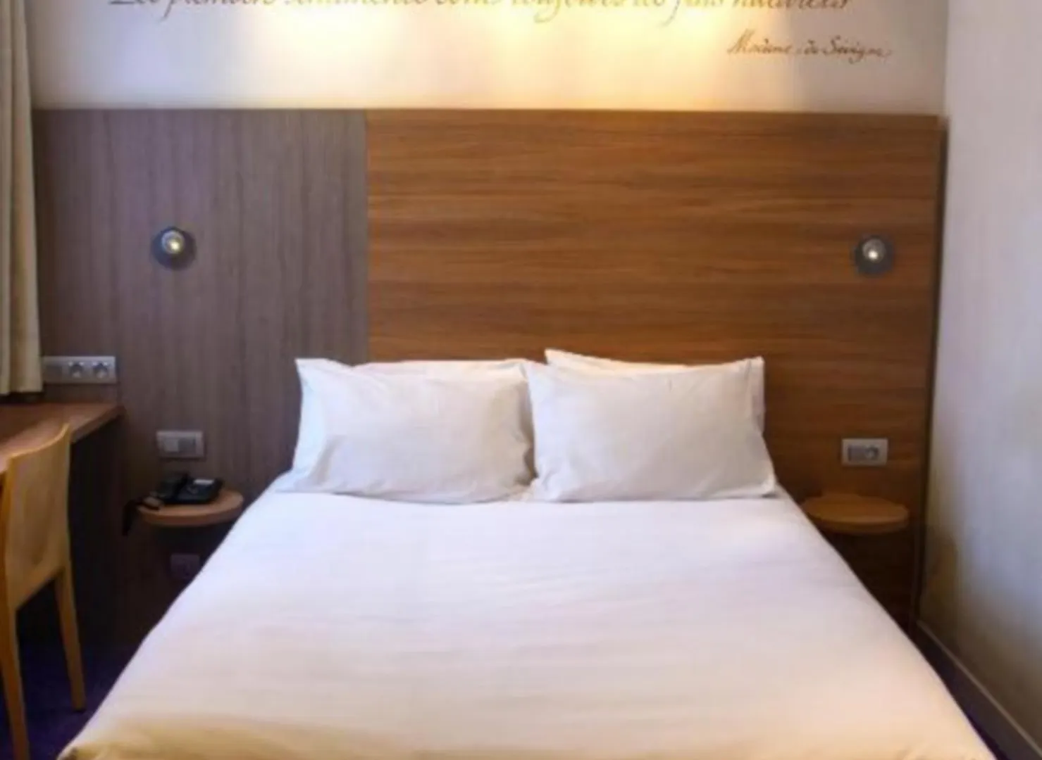 פריז Hotel De Sevigne