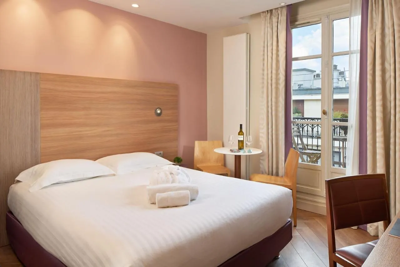 פריז Hotel De Sevigne