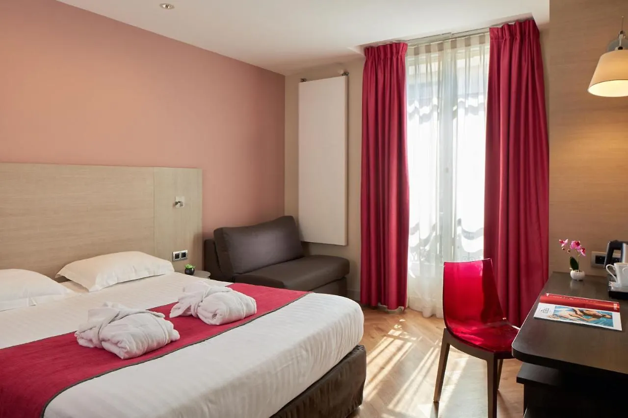 Hotel De Sevigne Paris
